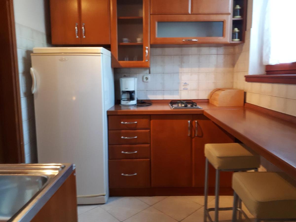 Appartement Apartman Studio Victoria à Pula Extérieur photo