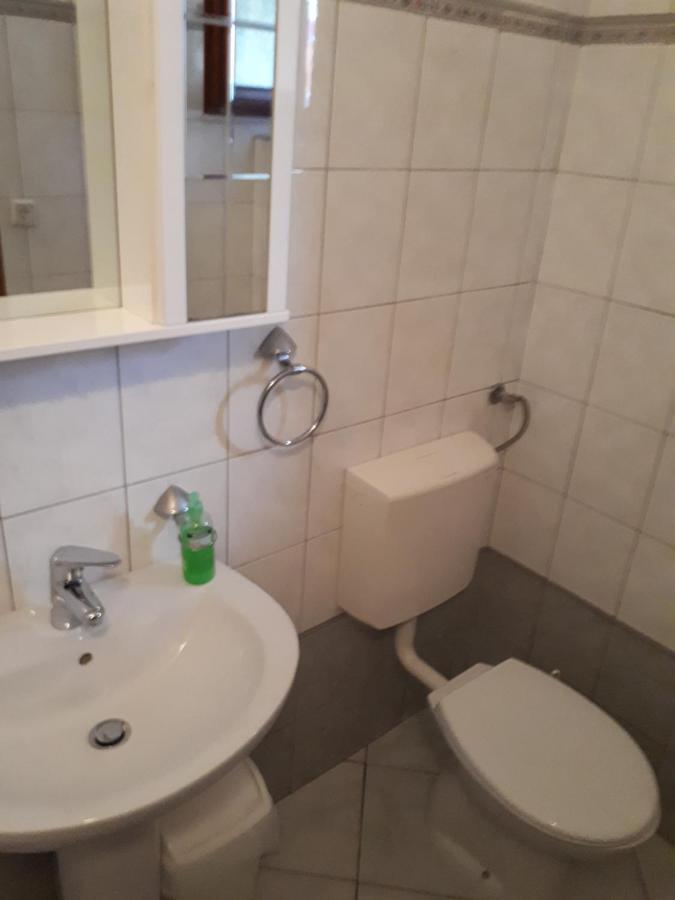 Appartement Apartman Studio Victoria à Pula Extérieur photo